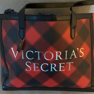 NWT VS overnight tote